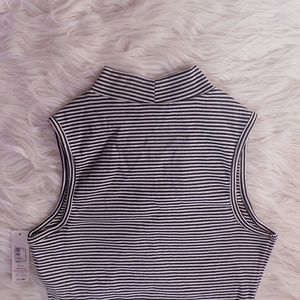 NWT Black + White Mockneck Crop Top